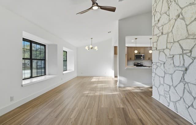 3-bedroom rental at 16923 Hidden Timber Wood in San Antonio, TX — photo 3