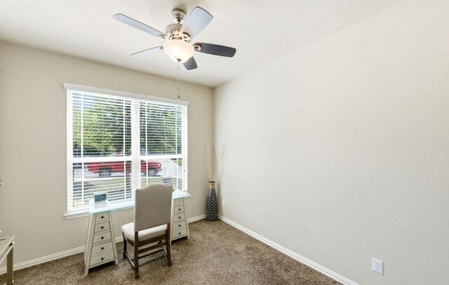 4-bedroom rental at 6151 Akin Elm in San Antonio, TX — photo 5