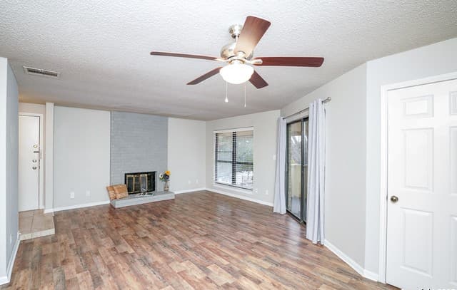 1-bedroom rental at 11843 Braesview Unit 1612 in San Antonio, TX — photo 1