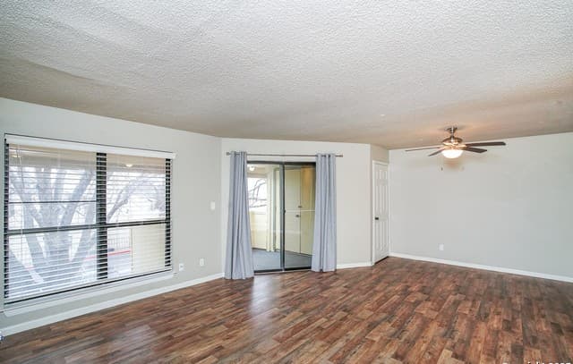1-bedroom rental at 11843 Braesview Unit 1612 in San Antonio, TX — photo 3