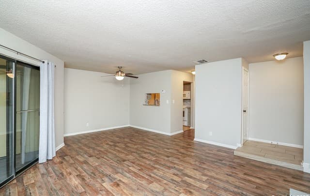 1-bedroom rental at 11843 Braesview Unit 1612 in San Antonio, TX — photo 4