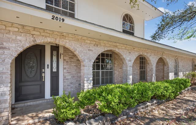 4-bedroom rental at 2019 Crooked Creek St in San Antonio, TX — photo 2