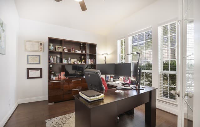 3-bedroom rental at 574 Calm Springs in San Antonio, TX — photo 5
