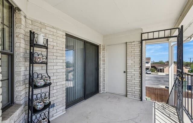 3-bedroom rental at 2611 Eisenhauer Unit 1403 in San Antonio, TX — photo 5