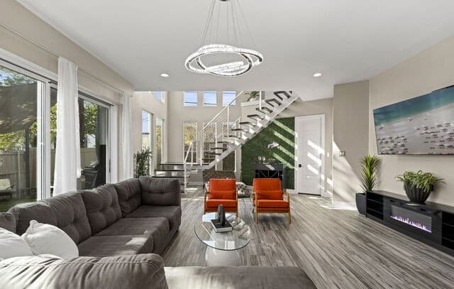 3-bedroom rental at 327 Jackson in San Antonio, TX — photo 1