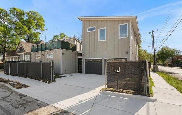 3-bedroom rental at 327 Jackson in San Antonio, TX — photo 4