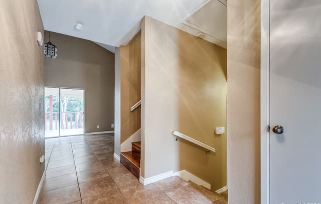 3-bedroom rental at 8503 Ridge Stone St in San Antonio, TX — photo 5
