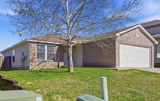 3-bedroom rental at 3423 Ironwood Falls in San Antonio, TX — photo 3
