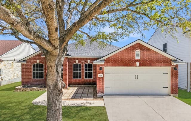 Home for sale at 450 Turnberry in Cibolo, TX — photo 4
