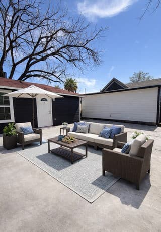 4-bedroom rental at 1139 Morales in San Antonio, TX — photo 2