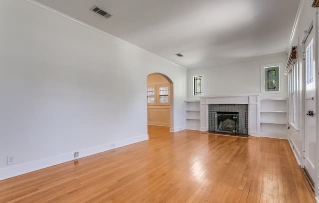 3-bedroom rental at 112 Eaton in Alamo Heights, TX — photo 4