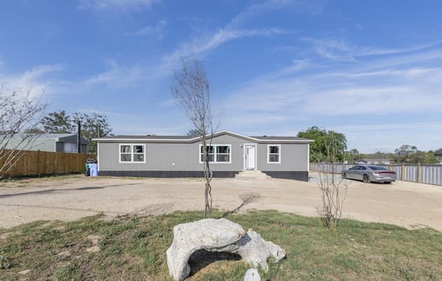 3-bedroom rental at 22819 Copper Canyon in Elmendorf, TX — photo 1