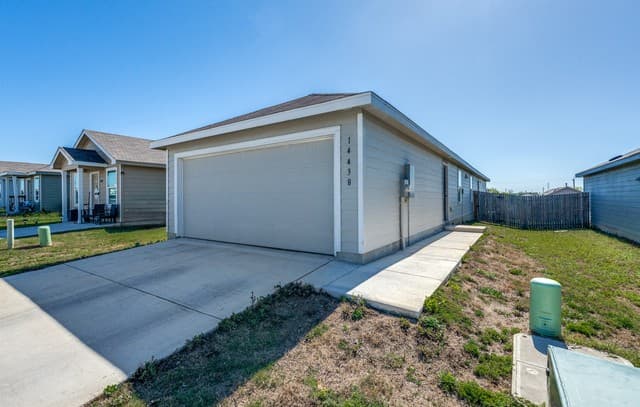 3-bedroom rental at 14438 Alluvium in San Antonio, TX — photo 1