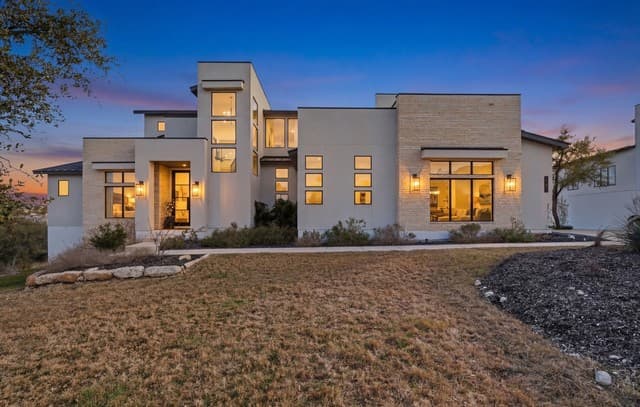 4-bedroom rental at 10406 Kendall Cyn in San Antonio, TX — photo 2