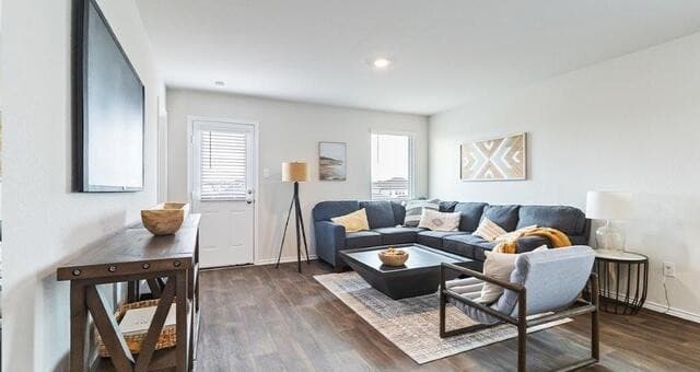 3-bedroom rental at 16052 Mahogany Way in Elmendorf, TX — photo 4