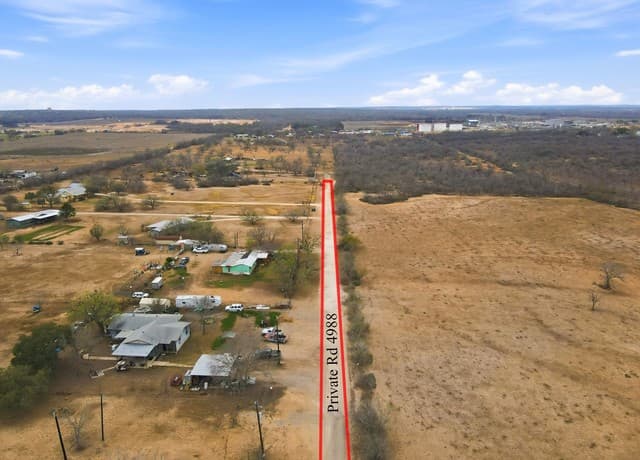 3-bedroom rental at 4988 S Loop 1604 E in Elmendorf, TX — photo 2
