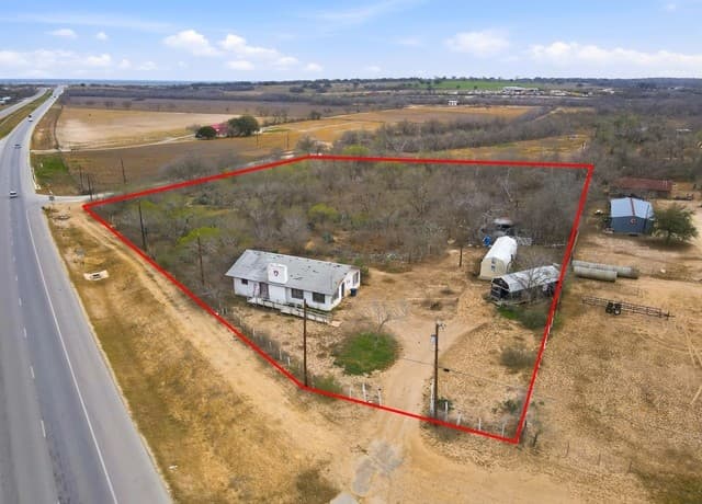 3-bedroom rental at 4988 S Loop 1604 E in Elmendorf, TX — photo 4