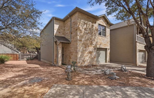 3-bedroom rental at 13103 Brook Arbor in San Antonio, TX — photo 1