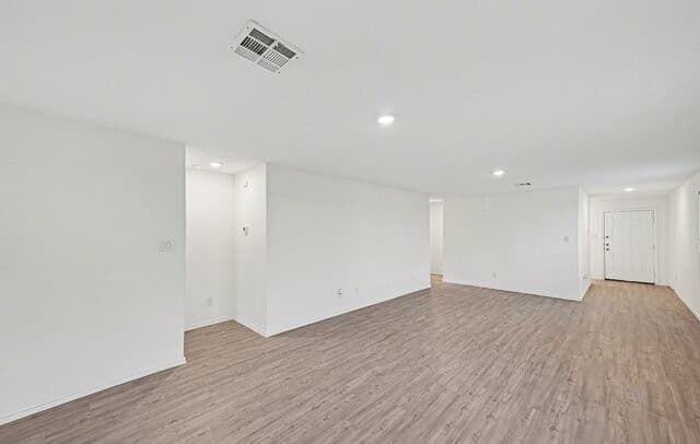 3-bedroom rental at 14068 Wool in San Antonio, TX — photo 2