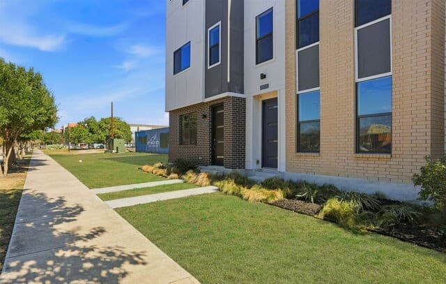Home for sale at 7924 Kennedy Hill Unit 2 in San Antonio, TX — photo 3