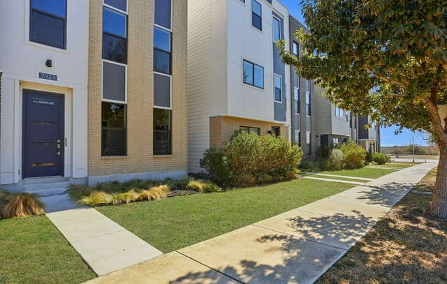 Home for sale at 7924 Kennedy Hill Unit 2 in San Antonio, TX — photo 4
