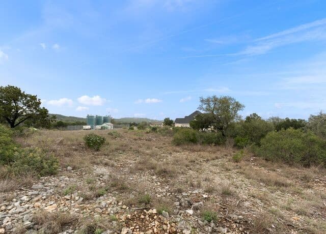 rental at LOT 14 Pr 2777 in Mico, TX — photo 3