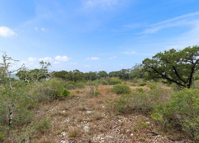 rental at LOT 14 Pr 2777 in Mico, TX — photo 4