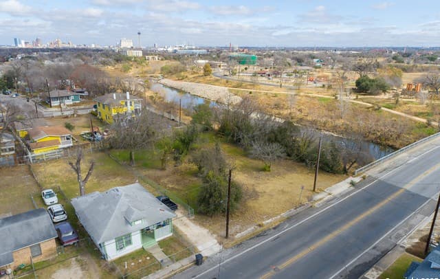 rental at 333 Theo in San Antonio, TX — photo 2