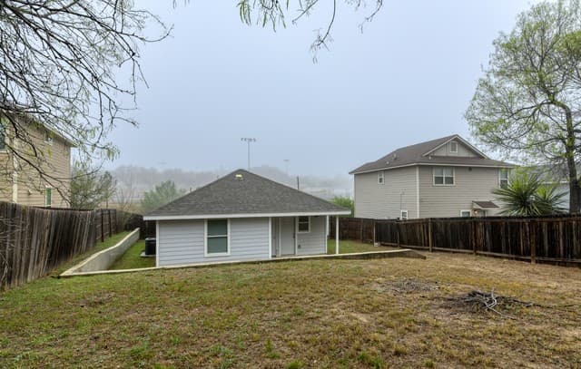 3-bedroom rental at 6626 Woodstock in San Antonio, TX — photo 2