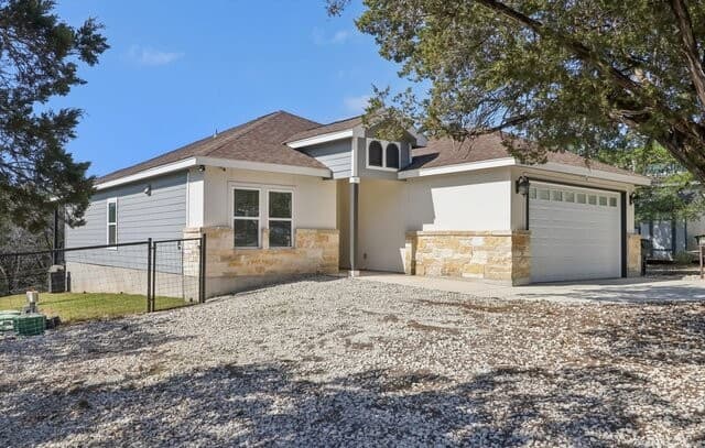 3-bedroom rental at 218 Canyon Vw in Spring Branch, TX — photo 3