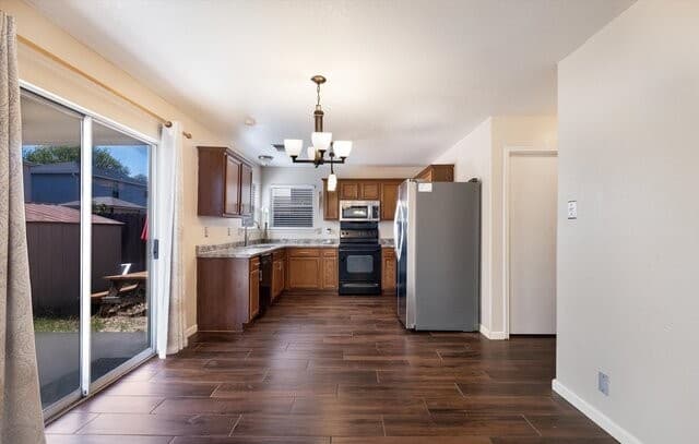 3-bedroom rental at 7910 Meadow Star in San Antonio, TX — photo 4