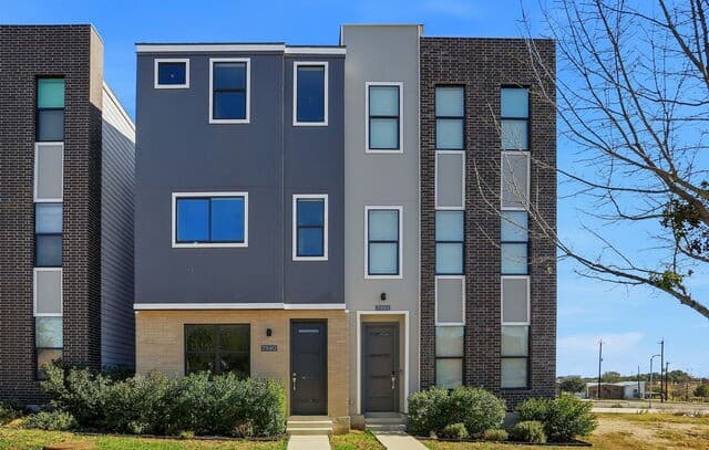 2-bedroom rental at 7940 Kennedy Hill Unit 7 in San Antonio, TX — photo 1