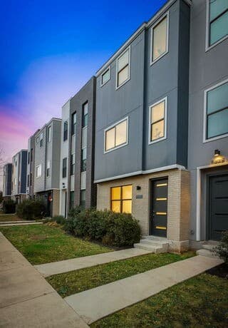 2-bedroom rental at 7940 Kennedy Hill Unit 7 in San Antonio, TX — photo 2