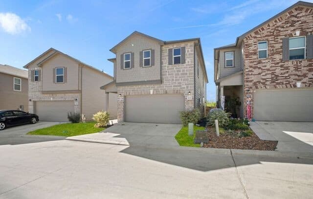 3-bedroom rental at 14839 Vance Jackson Unit UNIT 508 in San Antonio, TX — photo 3