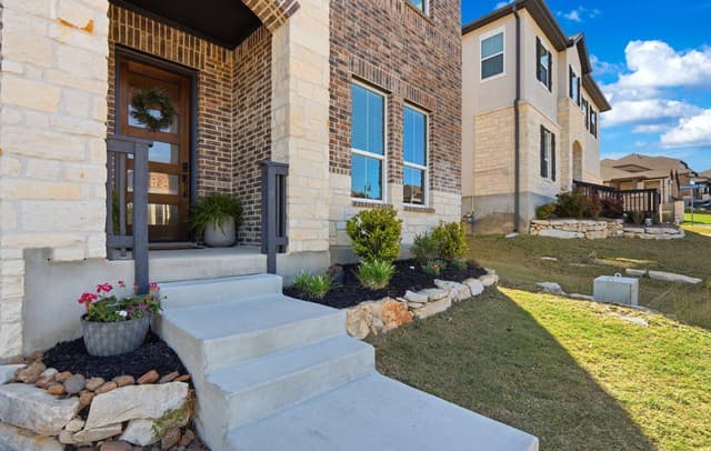 4-bedroom rental at 28920 Windlesham Way in San Antonio, TX — photo 4