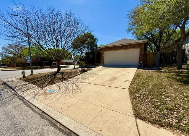 3-bedroom rental at 15802 Tampke Pl in San Antonio, TX — photo 3