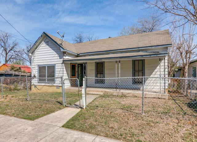3-bedroom rental at 311 Cottonwood in San Antonio, TX — photo 2