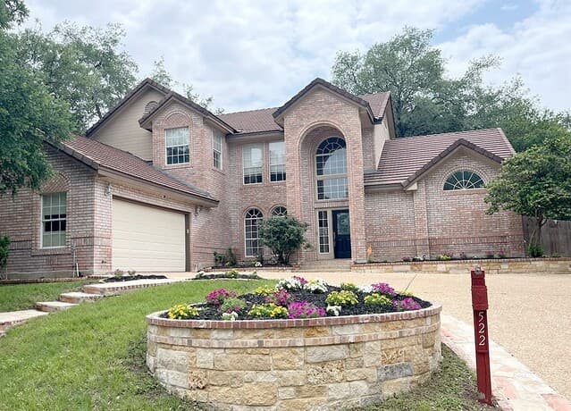 5-bedroom home for sale at 522 Chardonnet in San Antonio TX