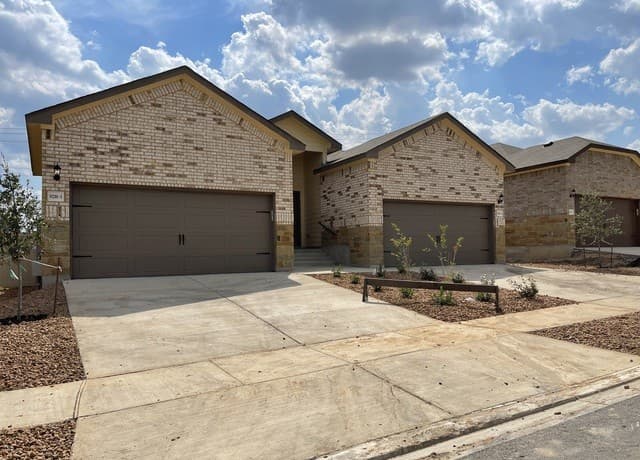 rental at 9216 Canyon Bnd in Converse, TX — photo 1