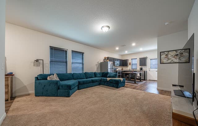 3-bedroom rental at 13513 Flower Pond in St Hedwig, TX — photo 4