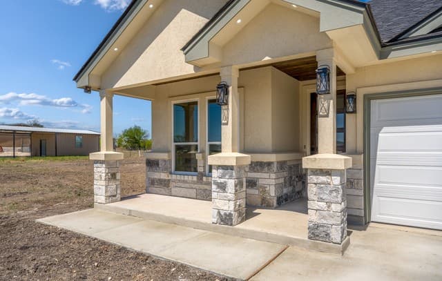 Home for sale at 12623 Toro Drive in Atascosa, TX — photo 2