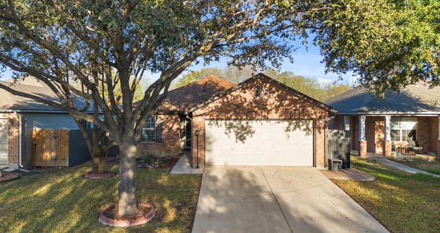 3-bedroom rental at 6019 Old Chimney in San Antonio, TX — photo 4