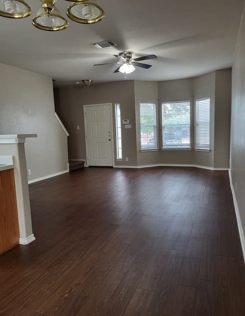 2-bedroom rental at 4163 St Charles Bay in San Antonio, TX — photo 2
