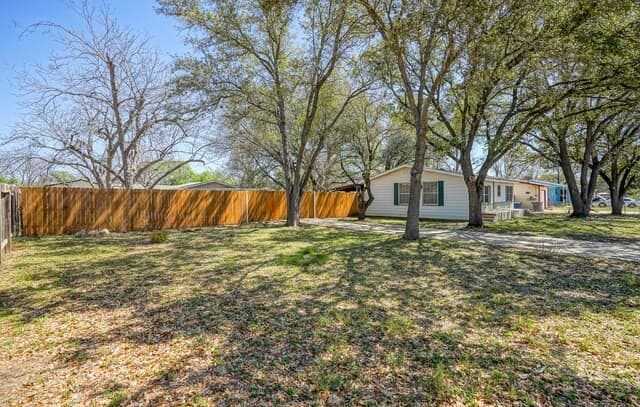 3-bedroom rental at 2810 Kaiser in San Antonio, TX — photo 4