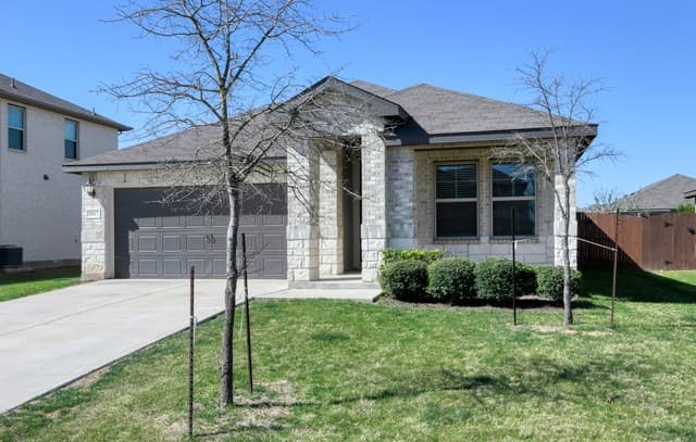 3-bedroom rental at 3017 Hess Blvd in Schertz, TX — photo 2