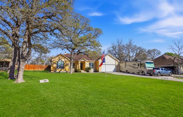 Home for sale at 528 Jacobs in La Vernia, TX — photo 3
