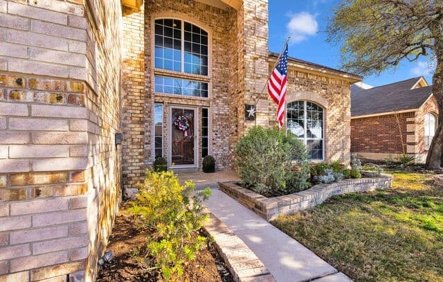 Home for sale at 9215 Tay Dr in Helotes, TX — photo 2
