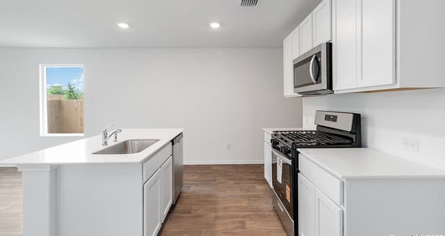 Home for sale at 4219 Marjoram Landing in Von Ormy, TX — photo 5