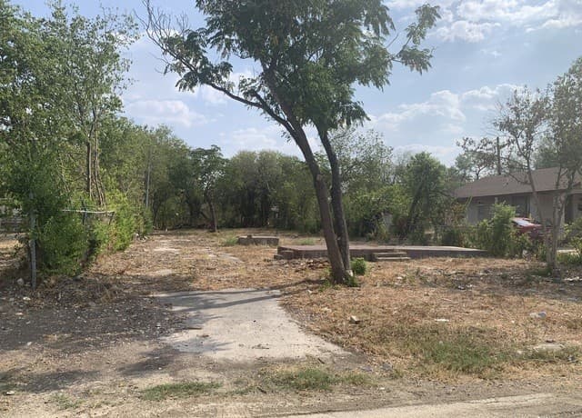 rental at 2332 Rivas St in San Antonio, TX — photo 4