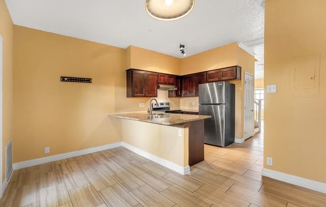2-bedroom rental at 12221 Magnolia Blossom in San Antonio, TX — photo 5